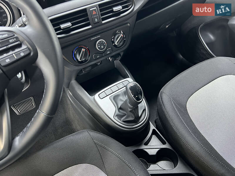 Хэтчбек Hyundai i10 2021 в Киеве