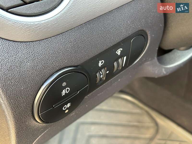 Хетчбек Hyundai i10 2009 в Одесі фото 10 Хетчбек Hyundai i10 2009 в Одесі