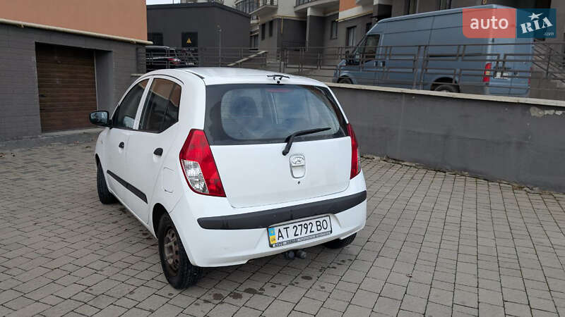 Хэтчбек Hyundai i10 2010 в Ивано-Франковске