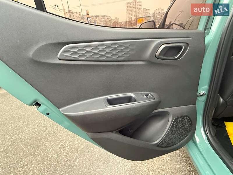 Хетчбек Hyundai i10 2022 в Києві