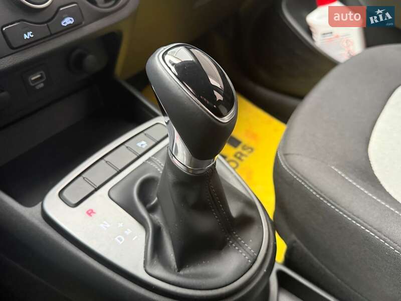 Хетчбек Hyundai i10 2022 в Києві