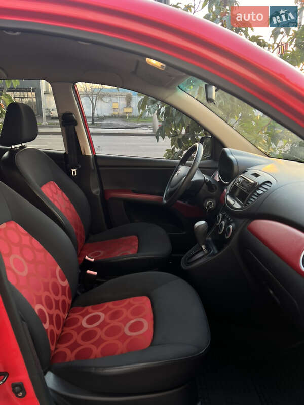 Хэтчбек Hyundai i10 2008 в Одессе