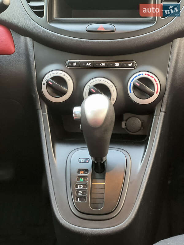 Хэтчбек Hyundai i10 2008 в Одессе