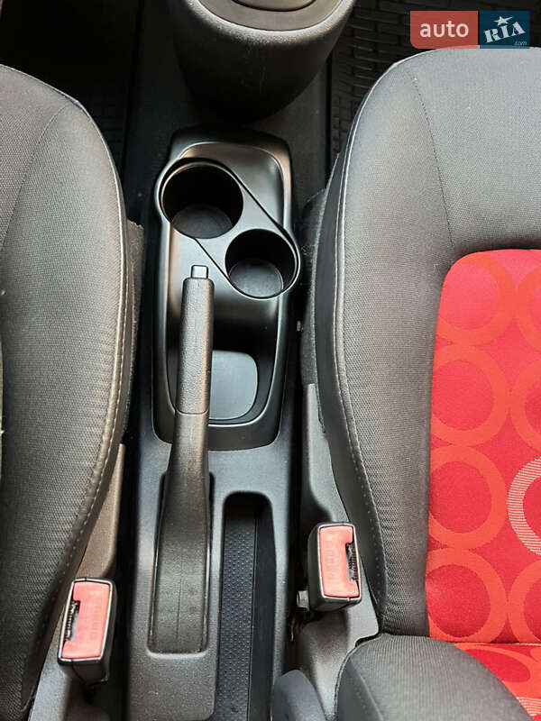 Хэтчбек Hyundai i10 2008 в Одессе