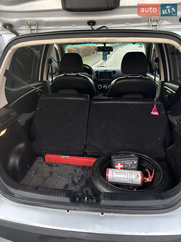 Хетчбек Hyundai i10 2009 в Кривому Розі