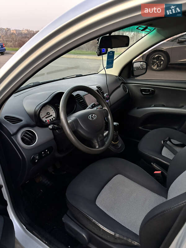 Хетчбек Hyundai i10 2009 в Кривому Розі