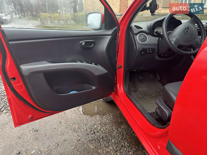 Хэтчбек Hyundai i10 2008 в Киеве