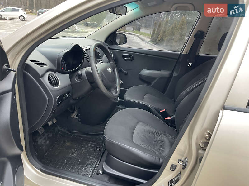 Хетчбек Hyundai i10 2011 в Львові