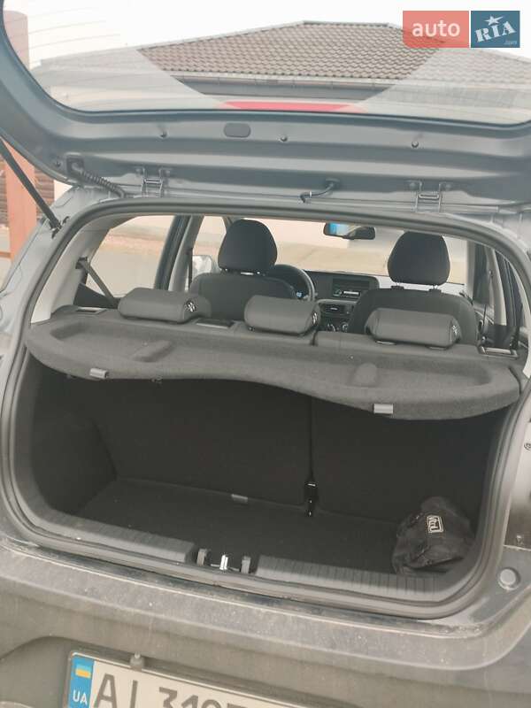 Хэтчбек Hyundai i10 2025 в Киеве фото 2 Хэтчбек Hyundai i10 2025 в Киеве