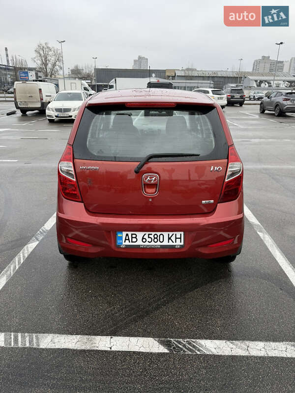 Хэтчбек Hyundai i10 2012 в Киеве
