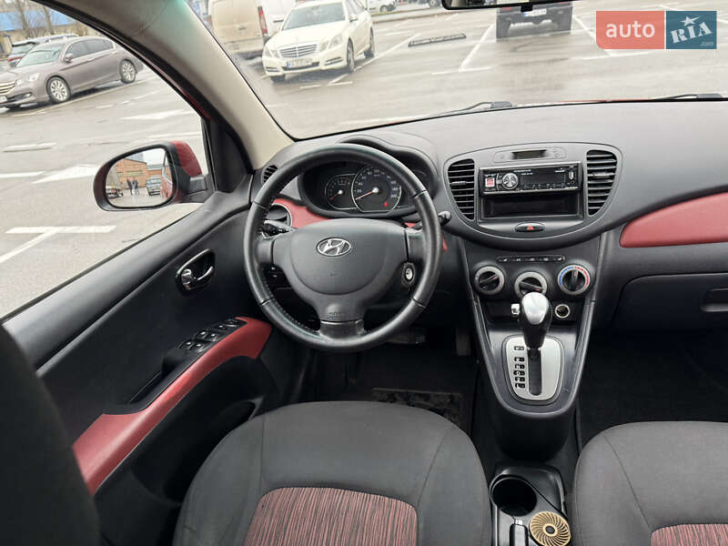 Хэтчбек Hyundai i10 2012 в Киеве