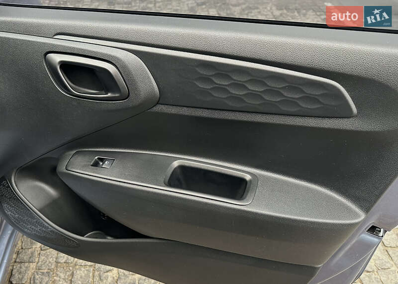 Хетчбек Hyundai i10 2023 в Києві