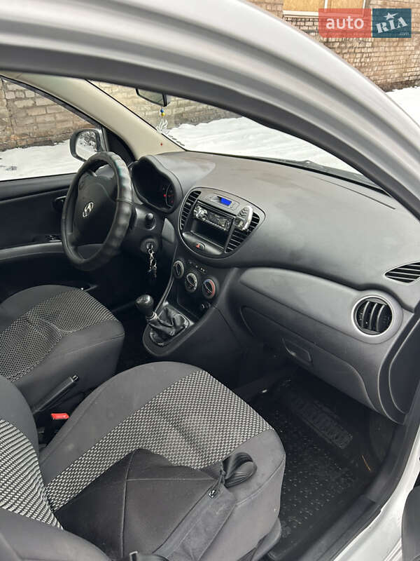 Хетчбек Hyundai i10 2012 в Запоріжжі