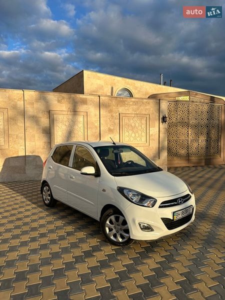 Хэтчбек Hyundai i10 2012 в Одессе