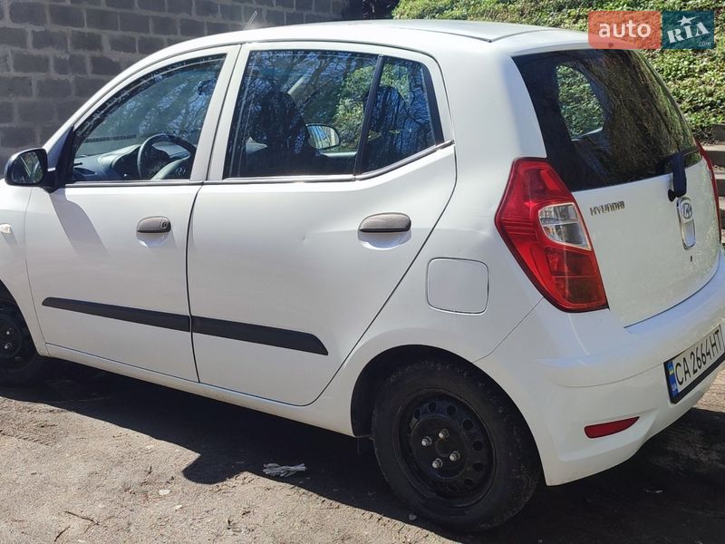 Хэтчбек Hyundai i10 2013 в Каневе