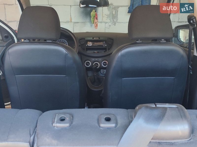 Хэтчбек Hyundai i10 2013 в Каневе