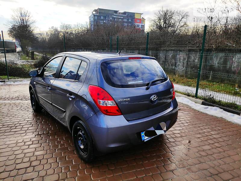 Хетчбек Hyundai i20 2011 в Мукачевому