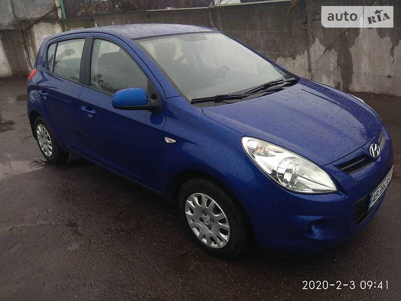 Хетчбек Hyundai i20 2009 в 