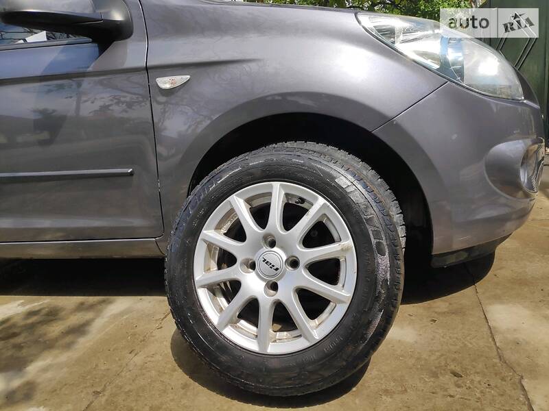 Хетчбек Hyundai i20 2011 в Мукачевому