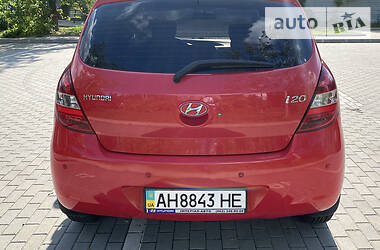 Хетчбек Hyundai i20 2011 в 
