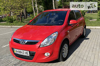 Хетчбек Hyundai i20 2011 в 