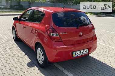 Хетчбек Hyundai i20 2011 в 