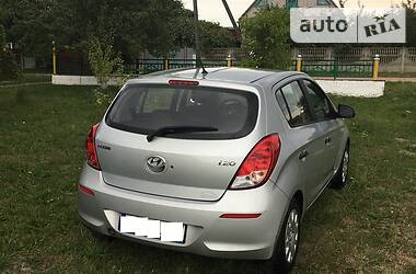 Хэтчбек Hyundai i20 2013 в 