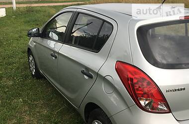 Хэтчбек Hyundai i20 2013 в 