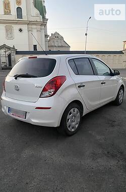 Хэтчбек Hyundai i20 2013 в Львове