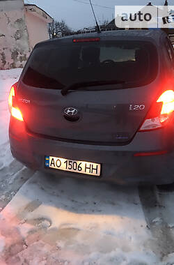 Хэтчбек Hyundai i20 2014 в Ужгороде