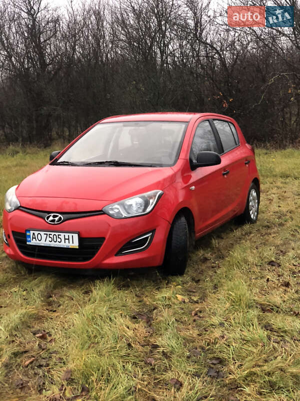 Хэтчбек Hyundai i20 2012 в Виннице
