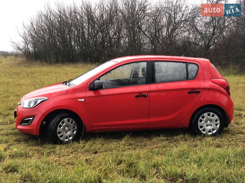 Хэтчбек Hyundai i20 2012 в Виннице