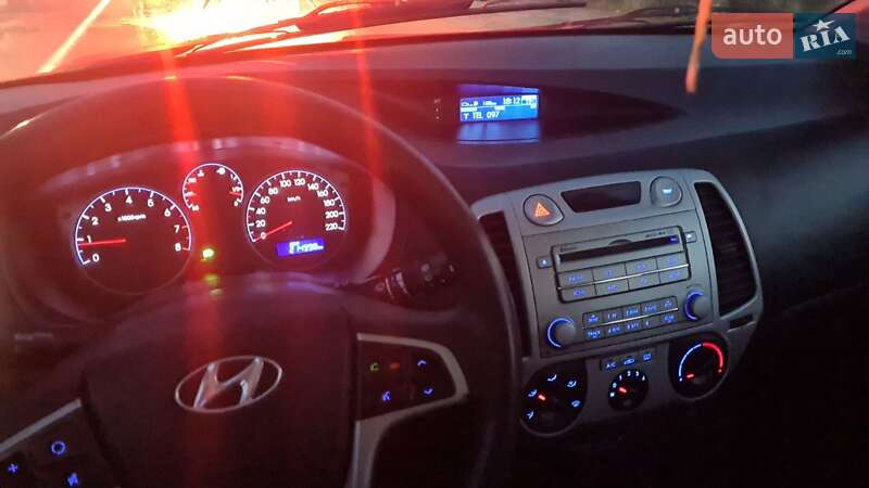 Хэтчбек Hyundai i20 2010 в Золочеве