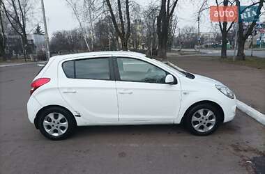 Хэтчбек Hyundai i20 2008 в 