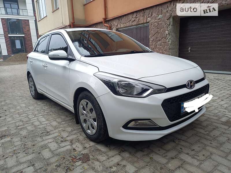 Хэтчбек Hyundai i20 2016 в Ивано-Франковске