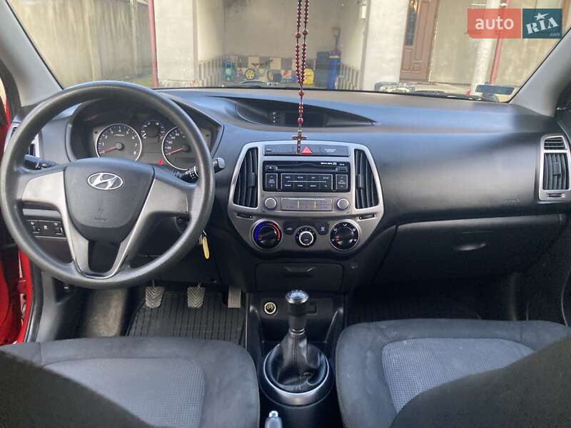 Хэтчбек Hyundai i20 2012 в Богородчанах
