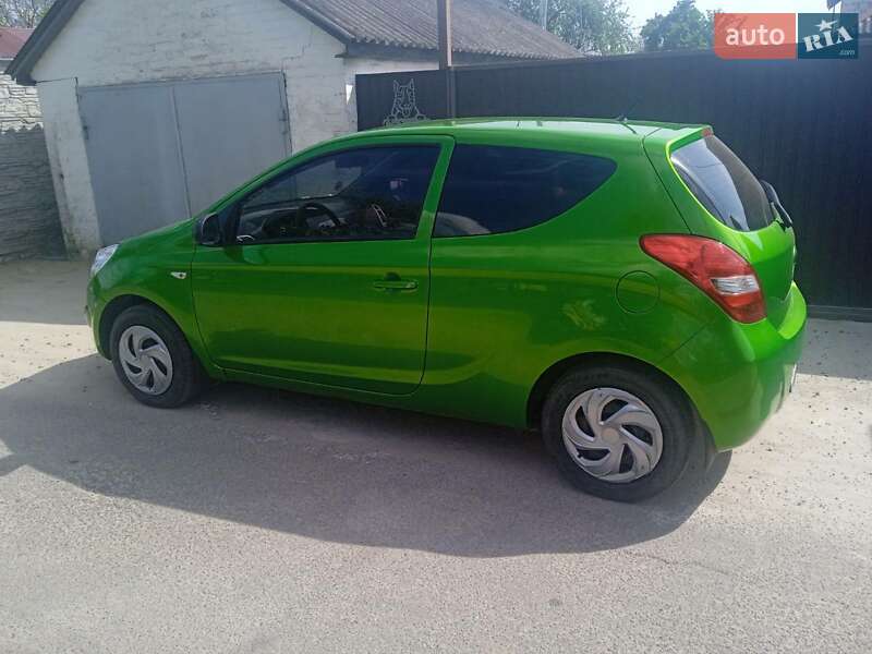 Хетчбек Hyundai i20 2011 в Києві