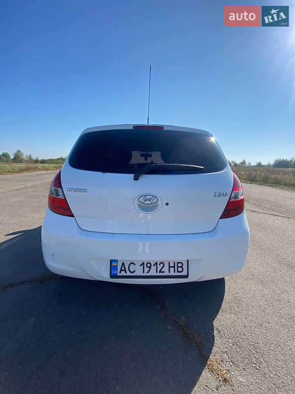 Хетчбек Hyundai i20 2009 в Любешові