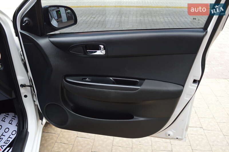 Хетчбек Hyundai i20 2013 в Львові