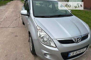 Хэтчбек Hyundai i20 2009 в Чернигове