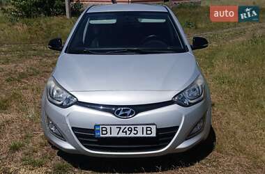 Хэтчбек Hyundai i20 2014 в Решетиловке