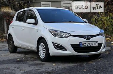 Хэтчбек Hyundai i20 2014 в Харькове