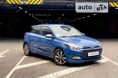 Хэтчбек Hyundai i20 2016 в Киеве