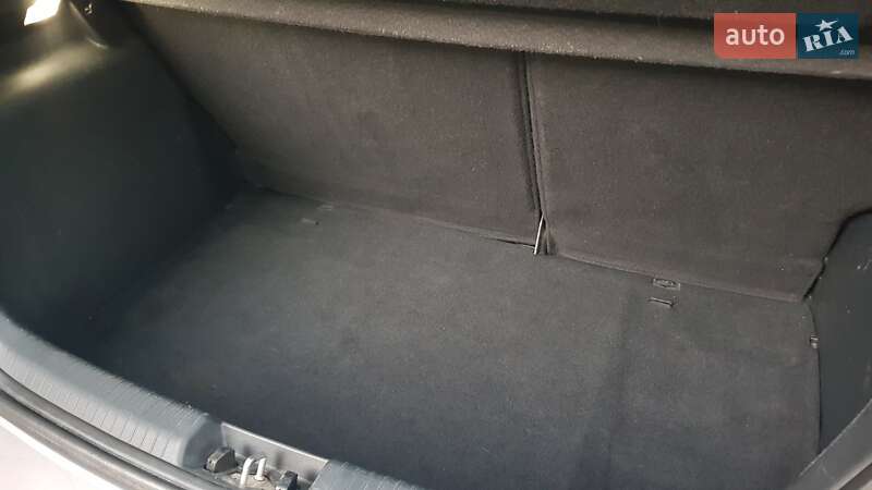Хэтчбек Hyundai i20 2012 в Черновцах