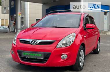 Хэтчбек Hyundai i20 2012 в Одессе