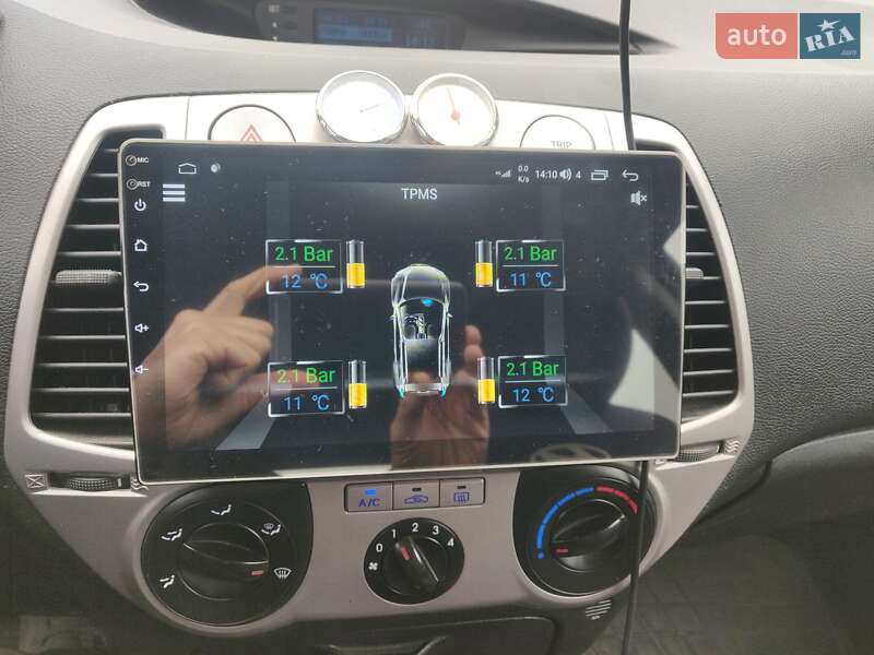 Хэтчбек Hyundai i20 2012 в Хмельницком