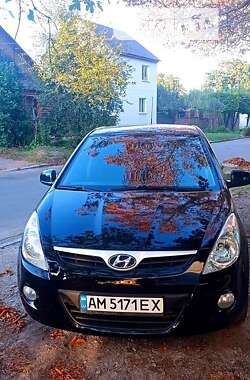 Хэтчбек Hyundai i20 2009 в Житомире