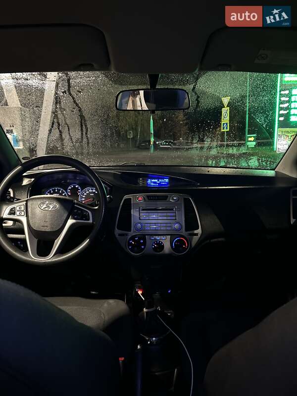 Хэтчбек Hyundai i20 2010 в Ямполе