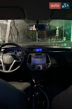 Хэтчбек Hyundai i20 2010 в 