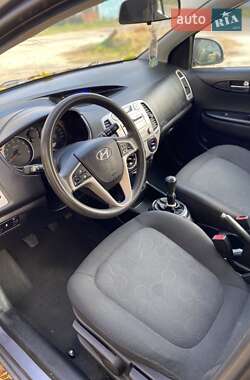 Хэтчбек Hyundai i20 2010 в 